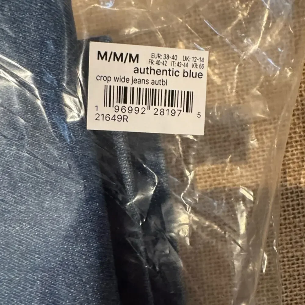 SPANX - SPANXshape™ Original EveryWear Cropped Wide Leg Jeans - Med - 8 - 10 NWT - Picture 7 of 8